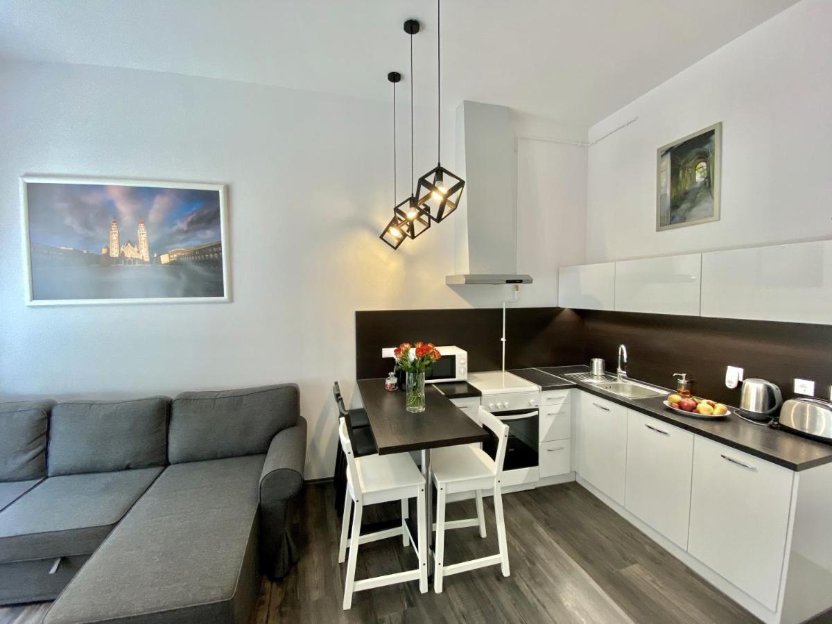 Art Apartment Szeged Luaran gambar
