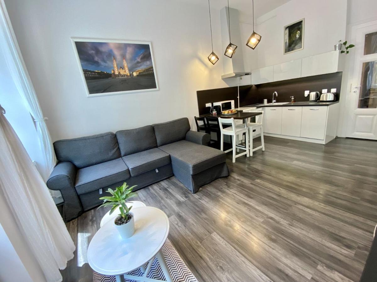 Art Apartment Szeged Luaran gambar