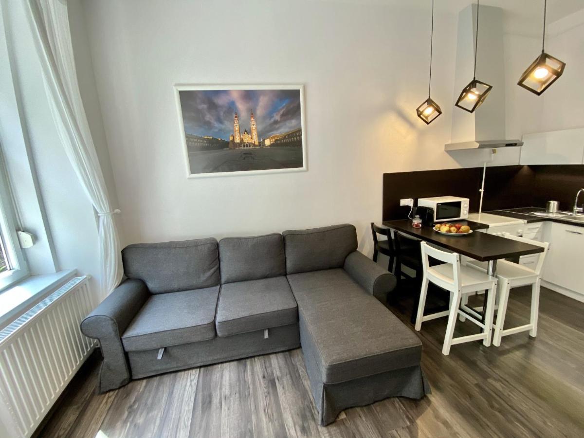 Art Apartment Szeged Luaran gambar
