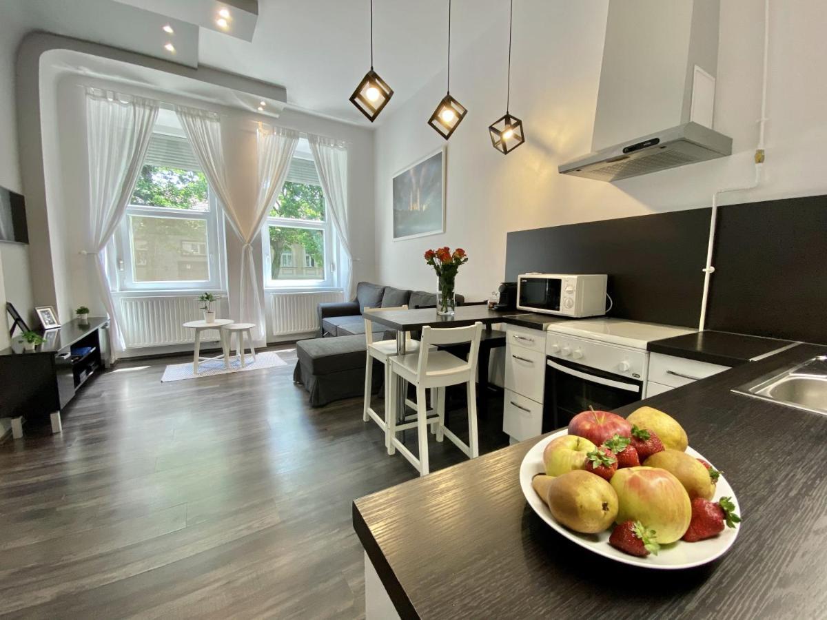 Art Apartment Szeged Luaran gambar