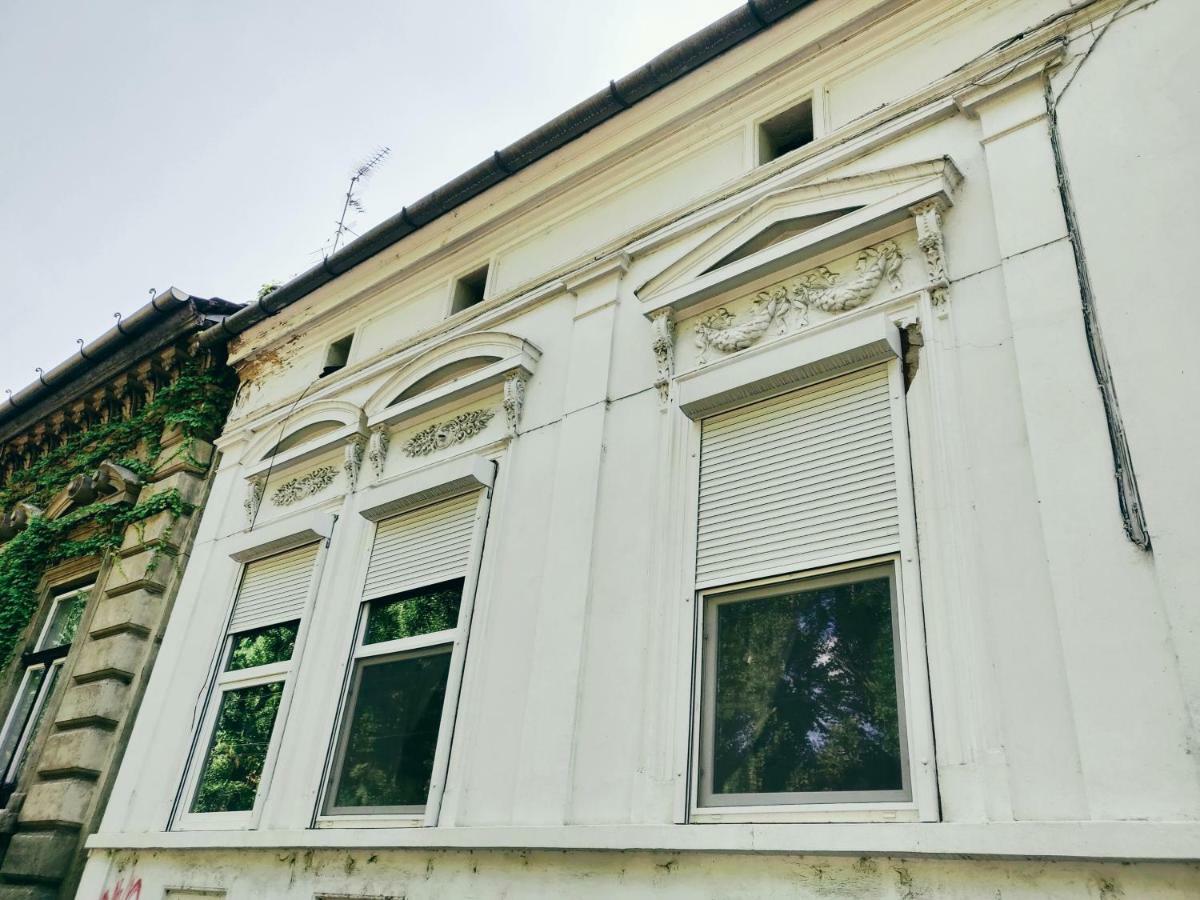 Art Apartment Szeged Luaran gambar